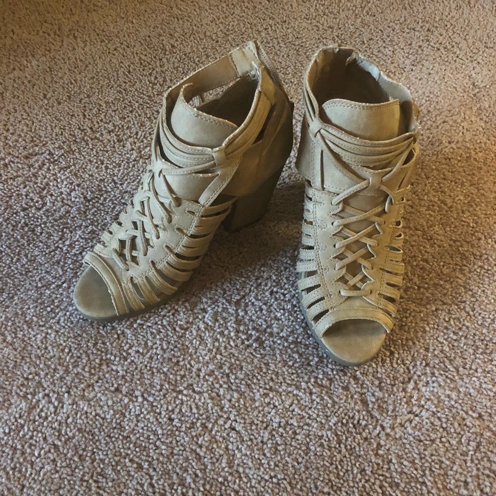 Rampage Booties - Picture 3 of 5